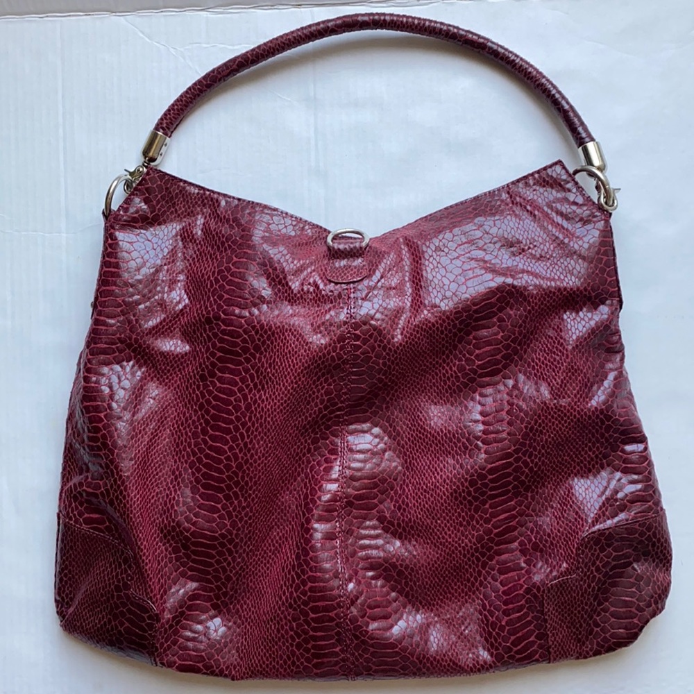 SR squared by Sondra Roberts nice hobo style handbag red snake skin look 19”x15”